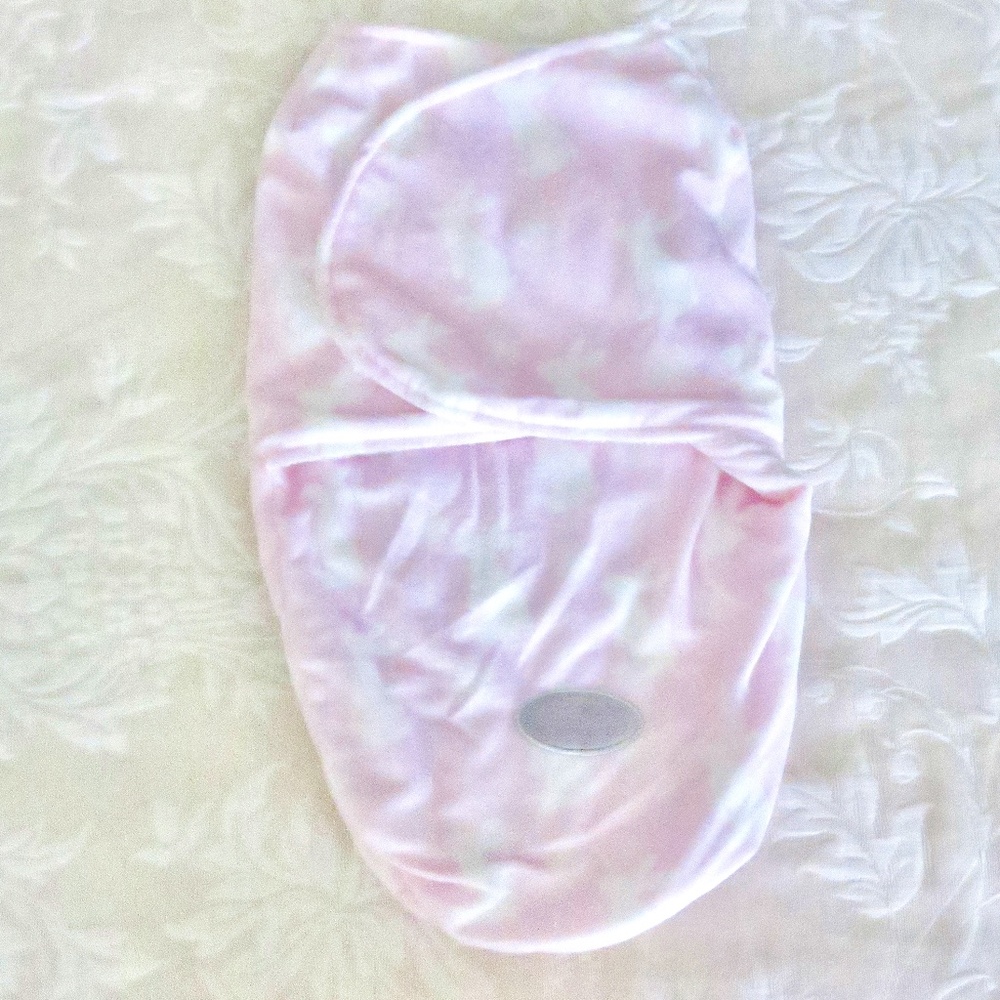 Blankets & Beyond Baby Swaddle Blanket NWOT